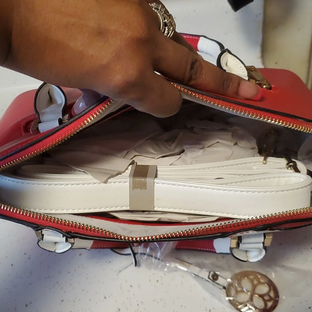 Purse - Picture 3 of 4